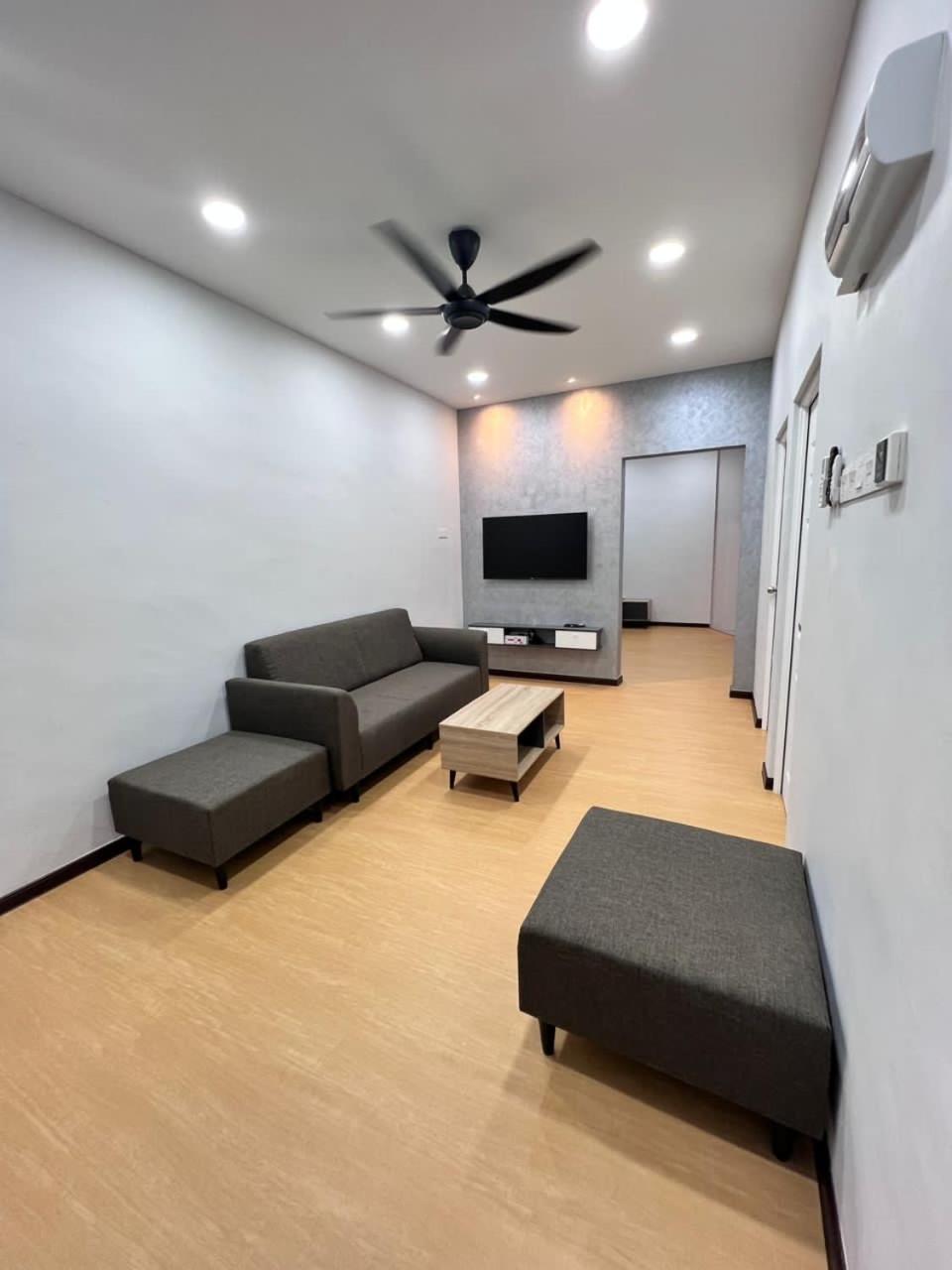 9 To 11 Pax Jeram - Bright Holiday home *